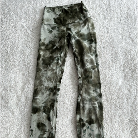 Lululemon green and white tie dye leggings - size 2 - no pockets - Picture 1 of 3